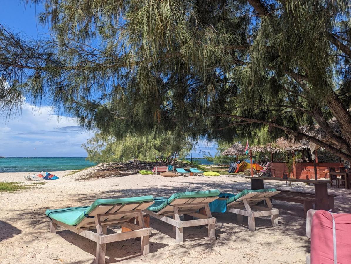 Ocean Lodge Kite & Windsurf Antsiranana エクステリア 写真