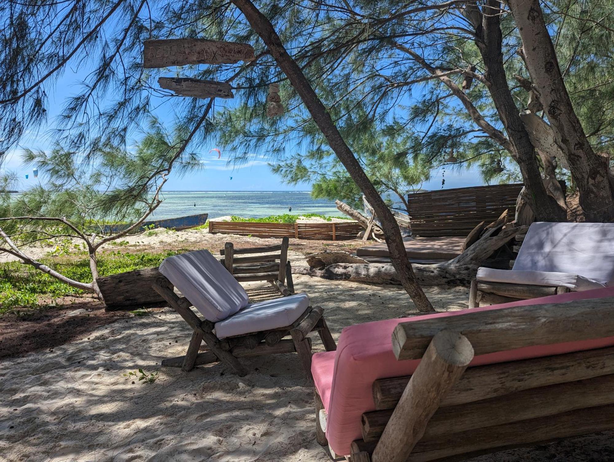 Ocean Lodge Kite & Windsurf Antsiranana エクステリア 写真