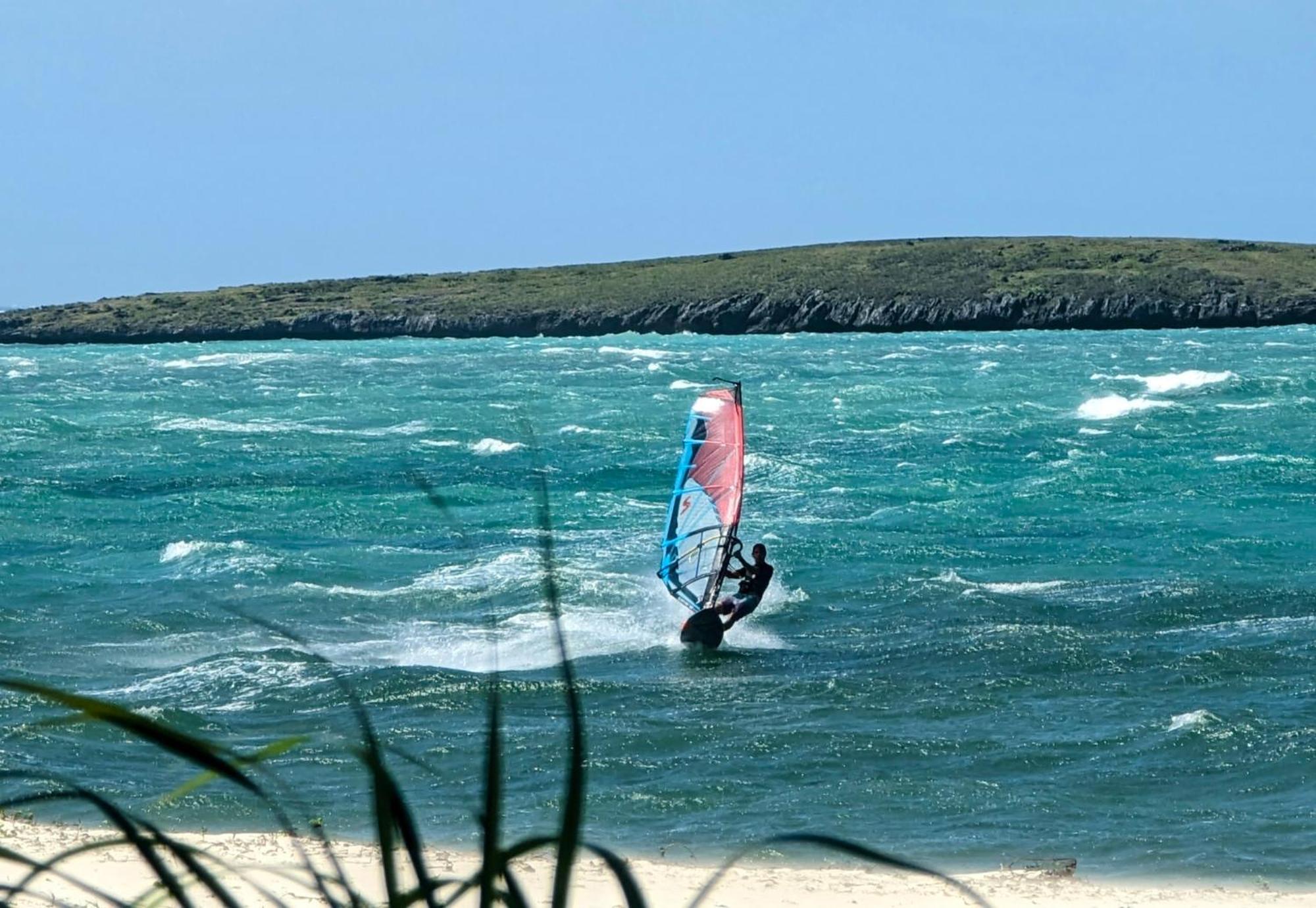 Ocean Lodge Kite & Windsurf Antsiranana エクステリア 写真