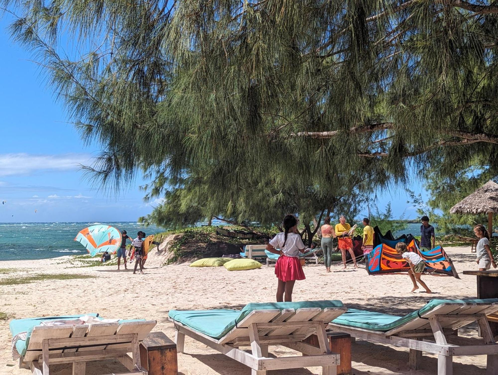 Ocean Lodge Kite & Windsurf Antsiranana エクステリア 写真