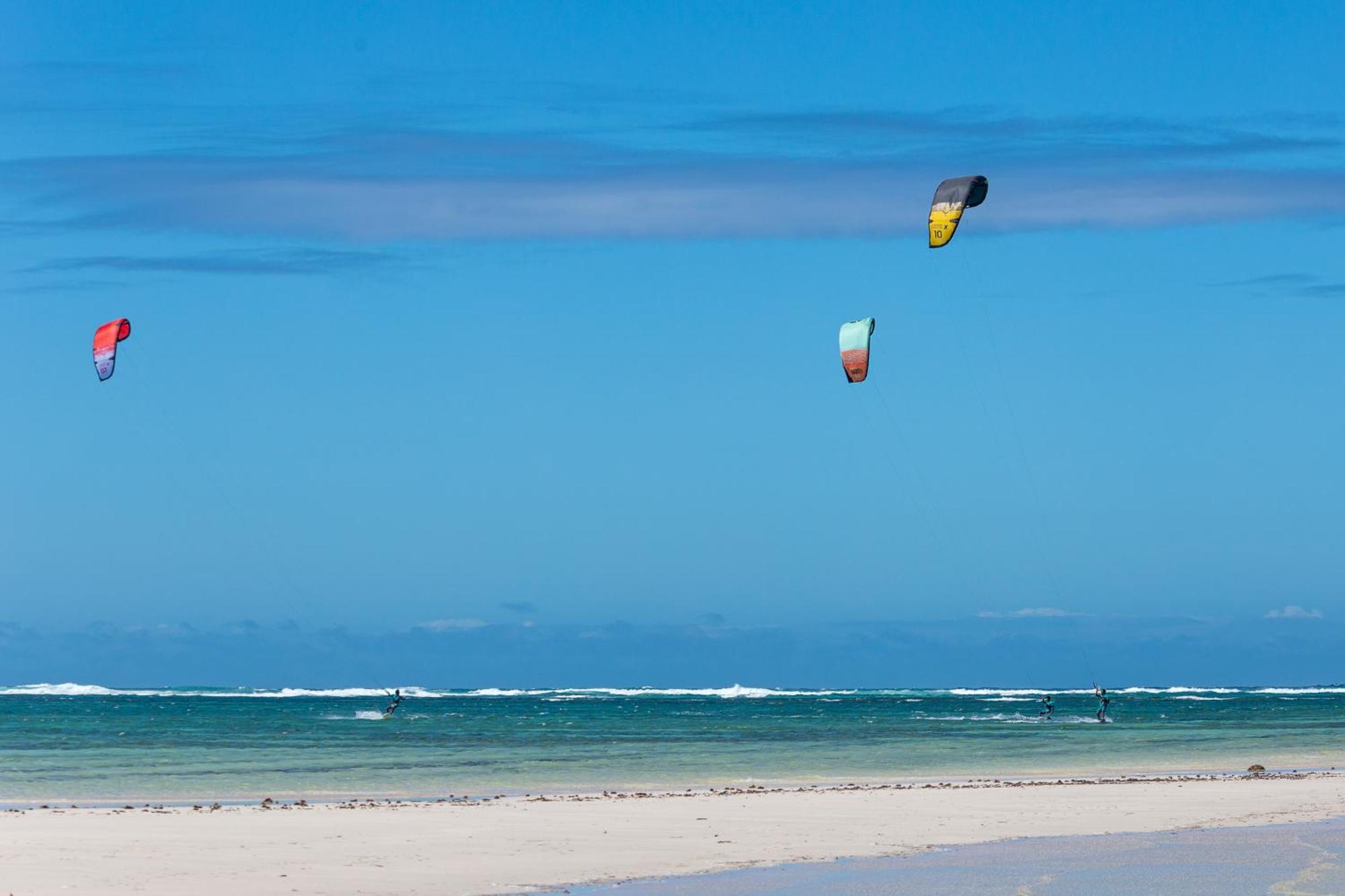 Ocean Lodge Kite & Windsurf Antsiranana エクステリア 写真