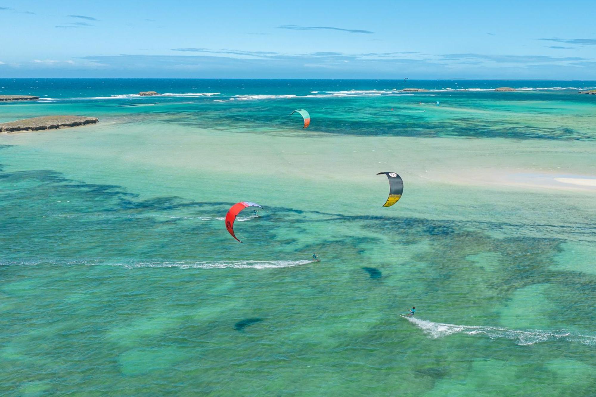 Ocean Lodge Kite & Windsurf Antsiranana エクステリア 写真